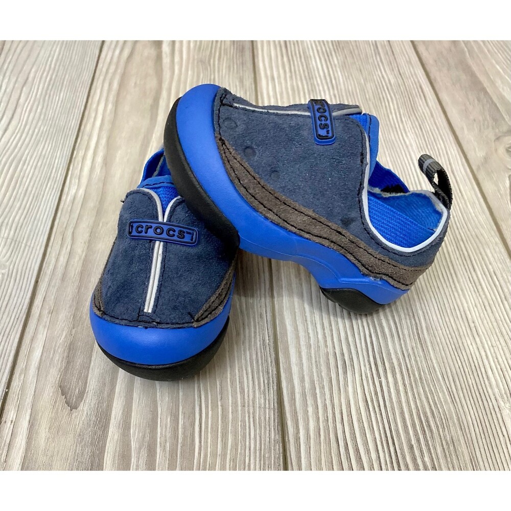Crocs Dawson baby boy faux suede fur blue comfortable slip Ons size 4